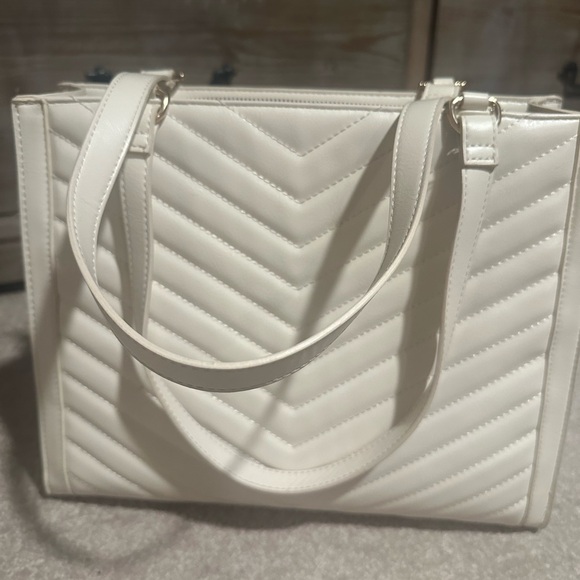 Aldo White and Gold Chain Handbag Purse - Picture 6 of 11